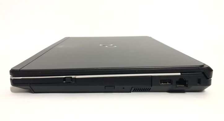 Ноутбук Fujitsu LifeBook S761 / 13.3" (1366x768) TN / Intel Core i7-2640M (2 (4) ядра по 2.8 - 3.5 GHz) / 8 GB DDR3 / 250 GB HDD / Intel HD Graphics 3000 / WebCam / DVD-ROM Ноутбук Fujitsu LifeBook S761 / 13.3" (1366x768) TN / Intel Core i7-2640M (2 (4) ядра по 2.8 - 3.5 GHz) / 8 GB DDR3 / 250 GB HDD / Intel HD Graphics 3000 / WebCam / DVD-ROM