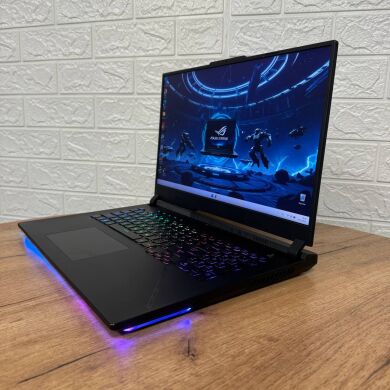 Ігровий ноутбук Asus ROG Strix SCAR G733PY / 17.3" (2560x1440) IPS / AMD Ryzen 9 7945HX (16 (32) ядер по 2.5 - 5.4 GHz) / 32 GB DDR5 / 1000 GB SSD NVMe / nVidia GeForce RTX 4090, 16 GB GDDR6, 256-bit / WebCam