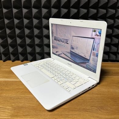 Ультрабук Asus R301U / 13.3" (1366x768) TN / Intel Core i3-6100U (2 (4) ядра по 2.3 GHz) / 8 GB DDR4 / 128 GB SSD / Intel HD Graphics 520 / WebCam / Win 10