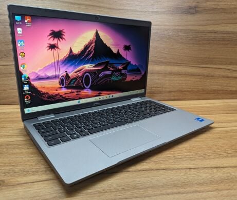 Ультрабук Dell Latitude 5530 / 15.6" (1920x1080) IPS / Intel Core i5-1135G7 (4 (8) ядра по 2.4 - 4.2 GHz) / 16 GB DDR4 / 512 GB SSD / Intel Iris Xe Graphics / WebCam / Windows 10