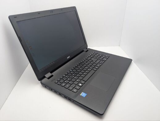 Ноутбук Acer Aspire ES1-711 / 17.3" (1600x900) TN / Intel Celeron N2940 (4 ядра по 1.83 - 2.25 GHz) / 8 GB DDR3 / 120 GB SSD / Intel HD Graphics / WebCam / DVD-ROM Ноутбук Acer Aspire ES1-711 / 17.3" (1600x900) TN / Intel Celeron N2940 (4 ядра по 1.83 - 2.25 GHz) / 8 GB DDR3 / 120 GB SSD / Intel HD Graphics / WebCam / DVD-ROM