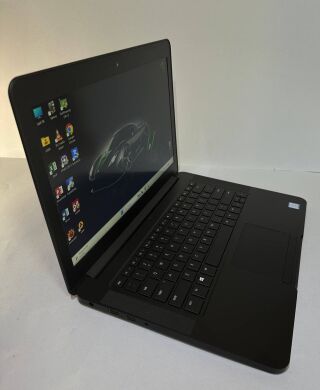 Ігровий ноутбук Razer Blade 14 RZ09-0195 / 14" (1920x1080) IPS / Intel Core i7-7700HQ (4 (8) ядра по 2.8 - 3.8 GHz) / 16 GB DDR4 / 512 GB SSD NVMe / nVidia GeForce GTX 1060, 6 GB GDDR5, 192-bit / WebCam / Win 11