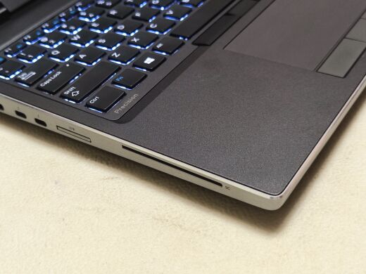 Мобільна робоча станція Dell Precision 3561 / 15.6" (1920x1080) IPS / Intel Core i7-11800H (8 (16) ядра по 4.6 GHz) / 16 GB DDR4 / 512 GB SSD / nVidia Quadro T1200, 4 GB GDDR6, 128-bit / WebCam Мобільна робоча станція Dell Precision 3561 / 15.6" (1920x1080) IPS / Intel Core i7-11800H (8 (16) ядра по 4.6 GHz) / 16 GB DDR4 / 512 GB SSD / nVidia Quadro T1200, 4 GB GDDR6, 128-bit / WebCam