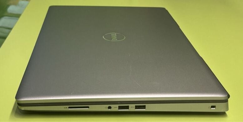 Мобільна робоча станція Dell Precision 7750 / 17.3" (1920x1080) IPS / Intel Core i7-10850H (6 (12) ядер по 2.7 - 5.1 GHz) / 32 GB DDR4 / 512 GB SSD / nVidia Quadro RTX 3000, 6 GB GDDR6, 192-bit / WebCam / HDMI