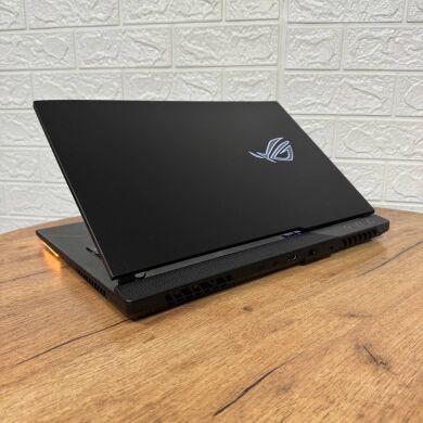 Ігровий ноутбук Asus ROG Strix SCAR G733PY / 17.3" (2560x1440) IPS / AMD Ryzen 9 7945HX (16 (32) ядер по 2.5 - 5.4 GHz) / 32 GB DDR5 / 1000 GB SSD NVMe / nVidia GeForce RTX 4090, 16 GB GDDR6, 256-bit / WebCam