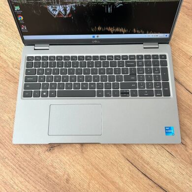 Мобільна робоча станція Б-клас Dell Precision 3560 / 15.6" (1920x1080) IPS / Intel Core i5-1145G7 (4 (8) ядра по 2.6 - 4.4 GHz) / 32 GB DDR4 / 256 GB SSD / nVidia Quadro T500, 4 GB GDDR6, 64-bit / WebCam