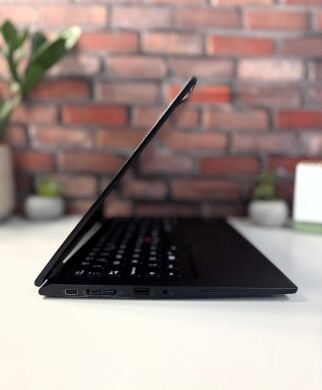 Ультрабук-трансформер Lenovo ThinkPad X13 Yoga Gen1 / 13.3" (1920x1080) IPS Touch / Intel Core i5-10210U (4 (8) ядра по 1.6 - 4.2 GHz) / 16 GB DDR4 / 256 GB SSD / Intel UHD Graphics / WebCam / Стилус / Windows 10 Pro