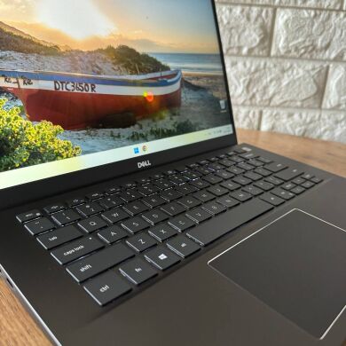 Игровой ноутбук Dell Vostro 5402 / 14.6" (1920x1200) IPS / Intel Core i7-1165G7 (4 (8) ядра по 2.8 - 4.7 GHz) / 32 GB DDR4 / 512 GB SSD / nVidia GeForce MX330, 2 GB GDDR5, 64-bit / WebCam