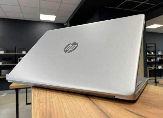 Ультрабук HP 15s-eq2237ng / 15.6" (1920x1080) TN / AMD Ryzen 3 5300U (4 (8) ядра по 2.6 - 3.8 GHz) / 8 GB DDR4 / 512 GB SSD / AMD Radeon Vega 6 / WebCam / Win 10