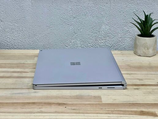 Ігровий ультрабук-трансформер Microsoft Surface Book 2 / 15.0" (3240x2160) IPS Touch / Intel Core i7-8650U (4 (8) ядра по 1.9 - 4.2 GHz) / 16 GB DDR4 / 256 GB SSD / nVidia GeForce GTX 1060, 6 GB GDDR5, 192-bit / WebCam / Win 11 Pro