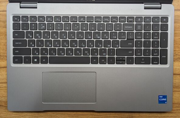 Ультрабук Dell Latitude 5530 / 15.6" (1920x1080) IPS / Intel Core i5-1135G7 (4 (8) ядра по 2.4 - 4.2 GHz) / 16 GB DDR4 / 512 GB SSD / Intel Iris Xe Graphics / WebCam / Windows 10