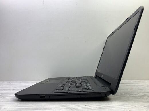 Ноутбук Dell Inspiron 3537 / 15.6" (1366x768) TN / Intel Core i7-4500U (2 (4) ядра по 1.8 - 3.0 GHz) / 8 GB DDR3 / 120 GB SSD / Intel HD Graphics 4400 / WebCam / DVD-ROM Ноутбук Dell Inspiron 3537 / 15.6" (1366x768) TN / Intel Core i7-4500U (2 (4) ядра по 1.8 - 3.0 GHz) / 8 GB DDR3 / 120 GB SSD / Intel HD Graphics 4400 / WebCam / DVD-ROM