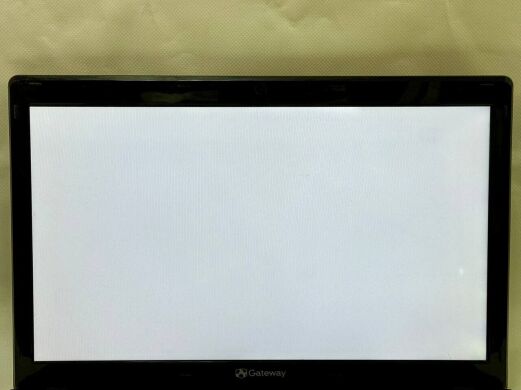 Ноутбук Б-класс Gateway NV59C / 15.6" (1366x768) TN / Intel Core i3-330M (2 (4) ядра по 2.1 GHz) / 8 GB DDR3 / 120 GB SSD / Intel HD Graphics / WebCam / DVD-ROM