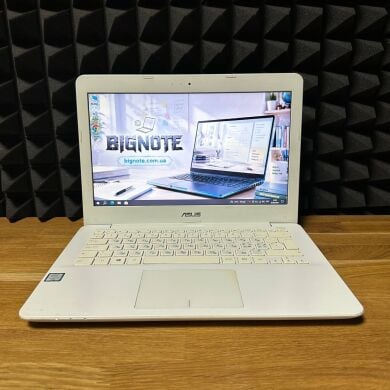 Ультрабук Asus R301U / 13.3" (1366x768) TN / Intel Core i3-6100U (2 (4) ядра по 2.3 GHz) / 8 GB DDR4 / 128 GB SSD / Intel HD Graphics 520 / WebCam / Win 10