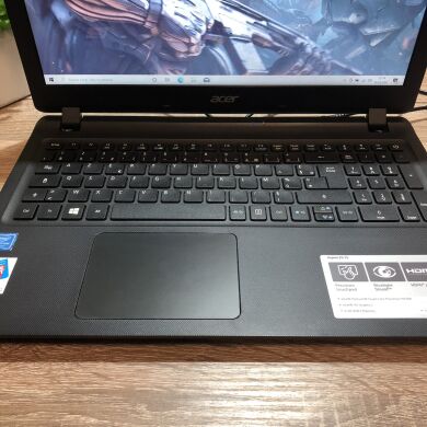 Ноутбук Acer Aspire (ES1-533-P1HV) / 15.6" (1366х768) TN LED / Intel Pentium N4200 (4 ядра по 1.1 - 2.5 GHz) / 8 GB DDR3 / 320 GB HDD / WebCam