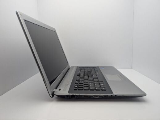 Ноутбук Samsung RV720 / 17.3" (1600x900) TN / Intel Core i5-2410M (2 (4) ядра по 2.3 - 2.9 GHz) / 6 GB DDR3 / 1000 GB HDD / Intel HD Graphics 3000 / WebCam Ноутбук Samsung RV720 / 17.3" (1600x900) TN / Intel Core i5-2410M (2 (4) ядра по 2.3 - 2.9 GHz) / 6 GB DDR3 / 1000 GB HDD / Intel HD Graphics 3000 / WebCam
