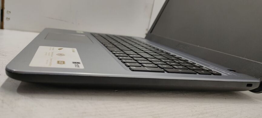 Ігровий ноутбук Asus F540U / 15.6" (1920x1080) TN / Intel Core i5-8250U (4 (8) ядра по 1.6 - 3.4 GHz) / 8 GB DDR4 / 1000 GB HDD / nVidia GeForce MX110, 2 GB GDDR5, 64-bit / WebCam