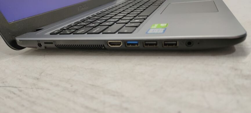 Ігровий ноутбук Asus F540U / 15.6" (1920x1080) TN / Intel Core i5-8250U (4 (8) ядра по 1.6 - 3.4 GHz) / 8 GB DDR4 / 1000 GB HDD / nVidia GeForce MX110, 2 GB GDDR5, 64-bit / WebCam
