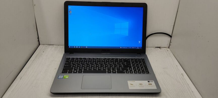 Ігровий ноутбук Asus F540U / 15.6" (1920x1080) TN / Intel Core i5-8250U (4 (8) ядра по 1.6 - 3.4 GHz) / 8 GB DDR4 / 1000 GB HDD / nVidia GeForce MX110, 2 GB GDDR5, 64-bit / WebCam