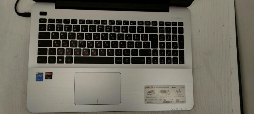 Игровой ноутбук Asus F555L / 15.6" (1366x768) TN / Intel Core i5-5200U (2 (4) ядра по 2.2 - 2.7 GHz) / 8 GB DDR3 / 500 GB HDD / AMD Radeon R5 M240, 2 GB GDDR3, 64-bit / WebCam / АКБ NEW