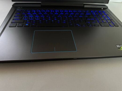 Игровой ноутбук Dell G7 7588 / 15.6" (1920x1080) IPS / Intel Core i7-8750H (6 (12) ядер по 2.2 - 4.1 GHz) / 16 GB DDR4 / 256 GB SSD + 1000 GB HDD / nVidia GeForce GTX 1060, 6 GB GDDR5, 192-bit / WebCam / Windows 11