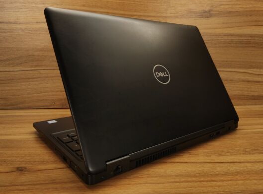 Игровой ноутбук Dell Latitude 5591 / 15.6" (1920x1080) TN / Intel Core i7-8850H (6 (12) ядра по 2.6 - 4.3 GHz) / 16 GB DDR4 / 480 GB SSD / nVidia GeForce MX130, 2 GB GDDR5, 64-bit / WebCam Игровой ноутбук Dell Latitude 5591 / 15.6" (1920x1080) TN / Intel Core i7-8850H (6 (12) ядра по 2.6 - 4.3 GHz) / 16 GB DDR4 / 480 GB SSD / nVidia GeForce MX130, 2 GB GDDR5, 64-bit / WebCam