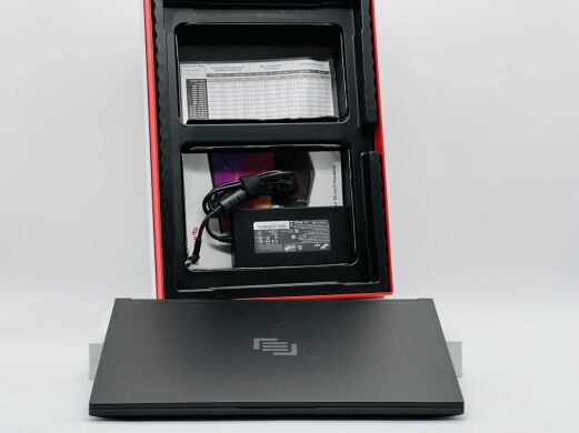 Ігровий ноутбук Maingear Vector Pro 2 MG-VCP2-15I3070T / 15.6" (2560x1440) IPS / Intel Core i9-12900H (14 (20) ядер по 3.8 - 5.0 GHz) / 16 GB DDR5 / 960 GB SSD M.2 / nVidia GeForce RTX 3070 Ti, 8 GB GDDR6, 256-bit / WebCam Ігровий ноутбук Maingear Vector Pro 2 MG-VCP2-15I3070T / 15.6" (2560x1440) IPS / Intel Core i9-12900H (14 (20) ядер по 3.8 - 5.0 GHz) / 16 GB DDR5 / 960 GB SSD M.2 / nVidia GeForce RTX 3070 Ti, 8 GB GDDR6, 256-bit / WebCam