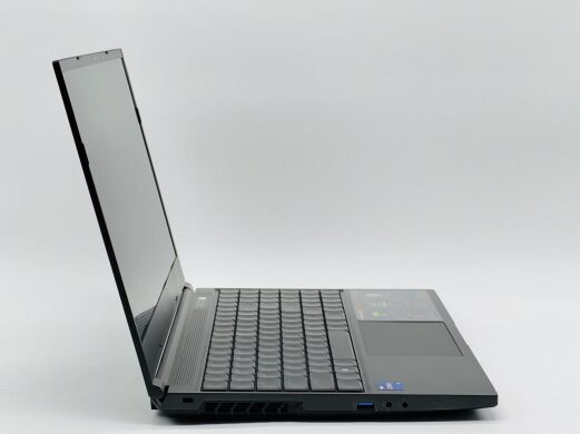Ігровий ноутбук Maingear Vector Pro 2 MG-VCP2-15I3070T / 15.6" (2560x1440) IPS / Intel Core i9-12900H (14 (20) ядер по 3.8 - 5.0 GHz) / 16 GB DDR5 / 960 GB SSD M.2 / nVidia GeForce RTX 3070 Ti, 8 GB GDDR6, 256-bit / WebCam Ігровий ноутбук Maingear Vector Pro 2 MG-VCP2-15I3070T / 15.6" (2560x1440) IPS / Intel Core i9-12900H (14 (20) ядер по 3.8 - 5.0 GHz) / 16 GB DDR5 / 960 GB SSD M.2 / nVidia GeForce RTX 3070 Ti, 8 GB GDDR6, 256-bit / WebCam