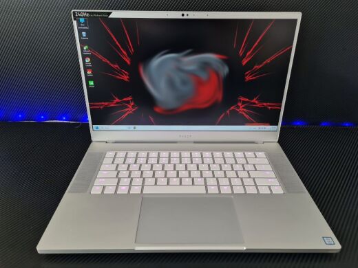 Ігровий ноутбук Razer Blade RZ09-0301 / 17.3" (1920x1080) IPS / Intel Core i7-9750H (6 (12) ядер по 2.6 - 4.5 GHz) / 16 GB DDR4 / 512 GB SSD / nVidia GeForce RTX 2070, 8 GB GDDR6, 256-bit / WebCam / HDMI