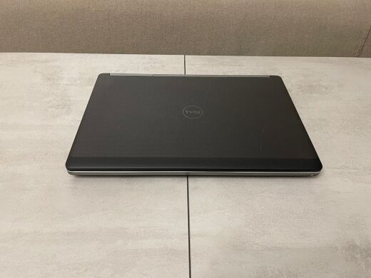 Мобильная рабочая станция Dell Precision 7720 / 17.3" (1600x900) TN / Intel Core i7-7820HQ (4 (8) ядра по 2.9 - 3.9 GHz) / 16 GB DDR4 / 256 GB SSD + 1000 GB HDD / nVidia Quadro M1200, 4 GB GDDR5, 128-bit Мобильная рабочая станция Dell Precision 7720 / 17.3" (1600x900) TN / Intel Core i7-7820HQ (4 (8) ядра по 2.9 - 3.9 GHz) / 16 GB DDR4 / 256 GB SSD + 1000 GB HDD / nVidia Quadro M1200, 4 GB GDDR5, 128-bit