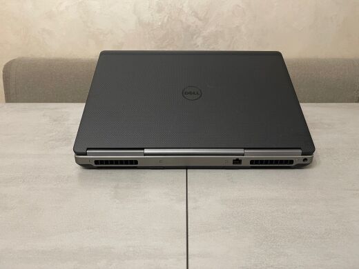 Мобильная рабочая станция Dell Precision 7720 / 17.3" (1600x900) TN / Intel Core i7-7820HQ (4 (8) ядра по 2.9 - 3.9 GHz) / 16 GB DDR4 / 256 GB SSD + 1000 GB HDD / nVidia Quadro M1200, 4 GB GDDR5, 128-bit Мобильная рабочая станция Dell Precision 7720 / 17.3" (1600x900) TN / Intel Core i7-7820HQ (4 (8) ядра по 2.9 - 3.9 GHz) / 16 GB DDR4 / 256 GB SSD + 1000 GB HDD / nVidia Quadro M1200, 4 GB GDDR5, 128-bit