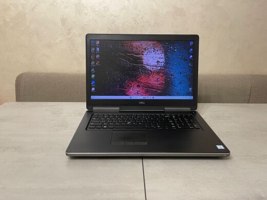 Мобильная рабочая станция Dell Precision 7720 / 17.3" (1600x900) TN / Intel Core i7-7820HQ (4 (8) ядра по 2.9 - 3.9 GHz) / 16 GB DDR4 / 256 GB SSD + 1000 GB HDD / nVidia Quadro M1200, 4 GB GDDR5, 128-bit Мобильная рабочая станция Dell Precision 7720 / 17.3" (1600x900) TN / Intel Core i7-7820HQ (4 (8) ядра по 2.9 - 3.9 GHz) / 16 GB DDR4 / 256 GB SSD + 1000 GB HDD / nVidia Quadro M1200, 4 GB GDDR5, 128-bit