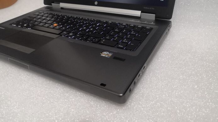 Мобильная рабочая станция HP Elitebook 8770w / 17.3" (1920x1080) TN / Intel Core i7-3940XM Extreme Edition (4 (8) ядра по 3.0 - 3.9 GHz) / 16 GB DDR3 / 256 GB SSD / nVidia Quadro K5000M, 4 GB GDDR5, 256-bit / WebCam / DVD-ROM