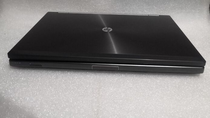 Мобильная рабочая станция HP Elitebook 8770w / 17.3" (1920x1080) TN / Intel Core i7-3940XM Extreme Edition (4 (8) ядра по 3.0 - 3.9 GHz) / 16 GB DDR3 / 256 GB SSD / nVidia Quadro K5000M, 4 GB GDDR5, 256-bit / WebCam / DVD-ROM