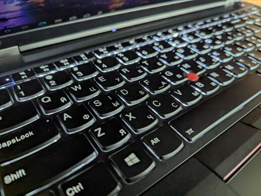 Мобильная рабочая станция Lenovo ThinkPad P52 / 15.6" (1920x1080) IPS / Intel Xeon E-2176M (6 (12) ядер по 2.7 - 4.4 GHz) / 32 GB DDR4 / 512 GB SSD / nVidia Quadro P2000, 4 GB GDDR5, 128-bit / WebCam / Fingerprint / Windows 10