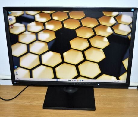 Монітор Б-клас EIZO FlexScan EV2436W / 24" (1920x1200) IPS / USB, VGA, DVI, DisplayPort / Вбудовані колонки 2хx 2W / VESA 100x100 + Кабелі (VGA, DVI, DisplayPort на вибір) та живлення в комплекті