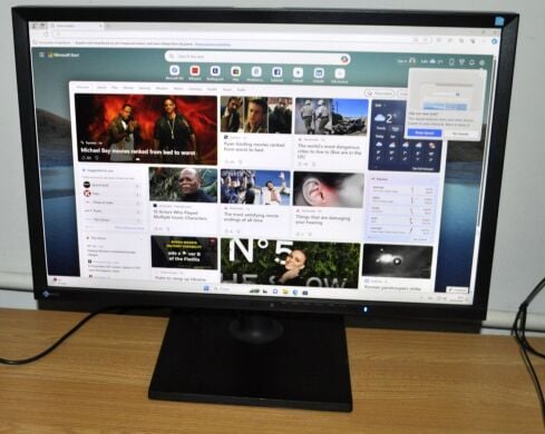 Монітор Б-клас EIZO FlexScan EV2436W / 24" (1920x1200) IPS / USB, VGA, DVI, DisplayPort / Вбудовані колонки 2хx 2W / VESA 100x100 + Кабелі (VGA, DVI, DisplayPort на вибір) та живлення в комплекті