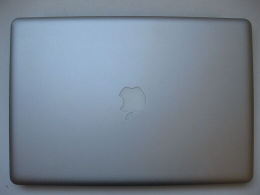 Ноутбук Apple MacBook Pro A1286 / 15.4" (1680x1050) TN / Intel Core i7-2860QM (4 (8) ядра по 2.5 - 3.6 GHz) / 8 GB DDR3 / 256 GB SSD / AMD Radeon HD 6770M, 1 GB GDDR5, 128-bit / WebCam