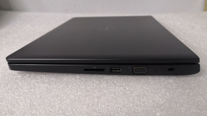 Ноутбук Б-клас Dell Latitude E3470 / 14" (1366x768) TN / Intel Core i7-6500U (2 (4) ядра по 2.5 - 3.1 GHz) / 8 GB DDR3 / 256 GB SSD / nVidia GeForce 920M, 2 GB DDR3, 64-bit / WebCam 