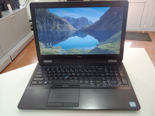 Ноутбук Dell Latitude E5570 / 15.6" (1366x768) TN LED / Intel Core i3-6100U (2 (4) ядра по 2.3 GHz) / 8 GB DDR4 / 240 GB SSD / WebCam Ноутбук Dell Latitude E5570 / 15.6" (1366x768) TN LED / Intel Core i3-6100U (2 (4) ядра по 2.3 GHz) / 8 GB DDR4 / 240 GB SSD / WebCam