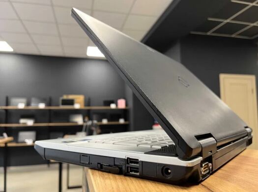 Ноутбук Fujitsu LifeBook E751 / 15.6" (1366x768) TN / Intel Core i5-2520M (2 (4) ядра по 2.5 - 3.2 GHz) / 8 GB DDR3 / 128 GB SSD / Intel HD Graphics 3000 / Win 10
