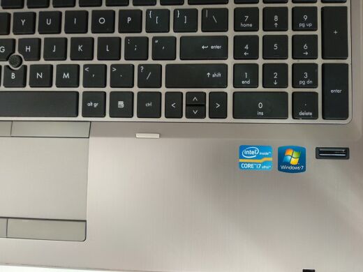 Ноутбук HP EliteBook 8560p / 15.6" (1600x900) TN / Intel Core i7-2620M (2 (4) ядра по 2.7 - 3.4 GHz) / 4 GB DDR3 / 128 GB SSD / AMD Radeon HD 6470M, 1 GB DDR3, 64-bit / WebCam / DVD-RW / DisplayPort