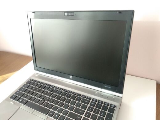 Ноутбук HP EliteBook 8560p / 15.6" (1600x900) TN / Intel Core i7-2620M (2 (4) ядра по 2.7 - 3.4 GHz) / 4 GB DDR3 / 128 GB SSD / AMD Radeon HD 6470M, 1 GB DDR3, 64-bit / WebCam / DVD-RW / DisplayPort