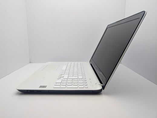 Ноутбук Sony Vaio SVF152C29M / 15.6" (1366x768) TN / Intel Pentium 2117U (2 ядра по 1.8 GHz) / 6 GB DDR3 / 128 GB SSD / Intel HD Graphics 2500 / WebCam