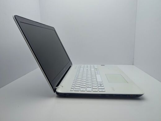 Ноутбук Sony Vaio SVF152C29M / 15.6" (1366x768) TN / Intel Pentium 2117U (2 ядра по 1.8 GHz) / 6 GB DDR3 / 128 GB SSD / Intel HD Graphics 2500 / WebCam