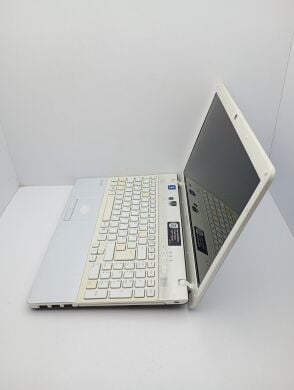 Ноутбук Sony VP156 / 15.6" (1366x768) TN / Intel Core i3-2330M (2 (4) ядра по 2.2 GHz) / 6 GB DDR3 / 500 GB HDD / nVidia GeForce 410M, 1 GB GDDR3, 64-bit / WebCam