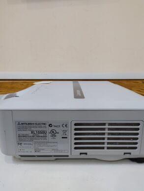 Проектор Mitsubishi XL1550U / LCD / 3100 ANSI / 400:1 / (1024x768) XGA / 4:3 Проектор Mitsubishi XL1550U / LCD / 3100 ANSI / 400:1 / (1024x768) XGA / 4:3