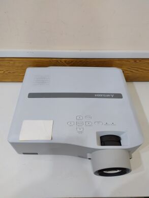Проектор Mitsubishi XL1550U / LCD / 3100 ANSI / 400:1 / (1024x768) XGA / 4:3 Проектор Mitsubishi XL1550U / LCD / 3100 ANSI / 400:1 / (1024x768) XGA / 4:3