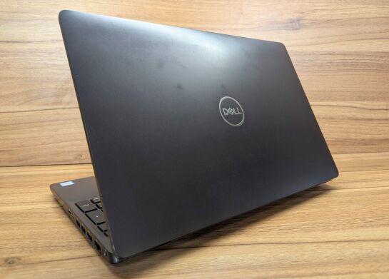 Ультрабук Б-клас Dell Latitude 5500 / 15.6" (1920x1080) IPS / Intel Core i5-8265U (4 (8) ядра по 1.6 - 3.9 GHz) / 8 GB DDR4 / 256 GB SSD / Intel UHD Graphics 620 / WebCam / Windows 10