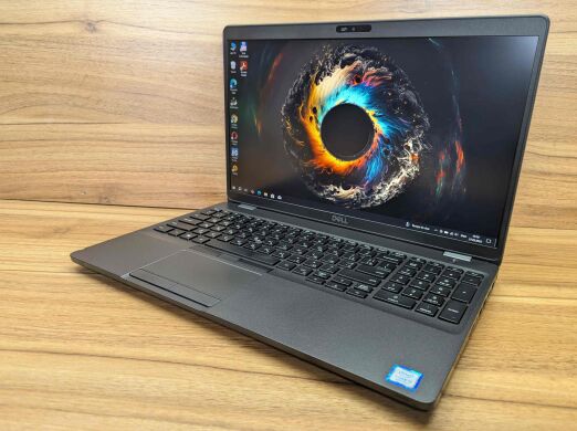 Ультрабук Б-клас Dell Latitude 5500 / 15.6" (1920x1080) IPS / Intel Core i5-8265U (4 (8) ядра по 1.6 - 3.9 GHz) / 8 GB DDR4 / 256 GB SSD / Intel UHD Graphics 620 / WebCam / Windows 10